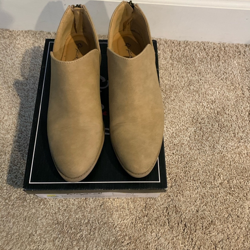 Booties - Picture 4 of 4